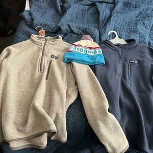 Bundle Patagonia winter hat and grey and blue better sweater. Excellent used